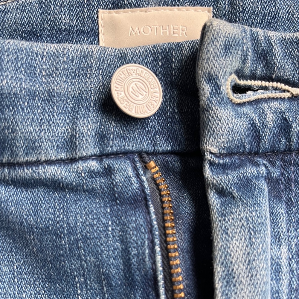 Mother Jeans The Looker Ankle Fray Chain of Destiny